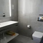 Madama Nicósia