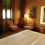 Madama Nicosia