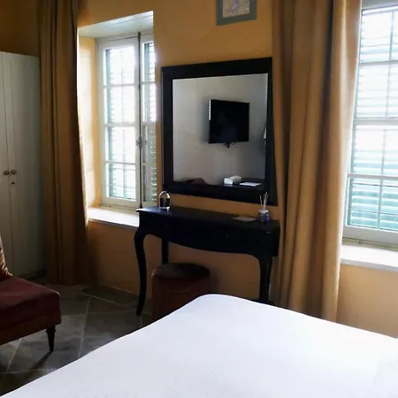 Madama Hotel