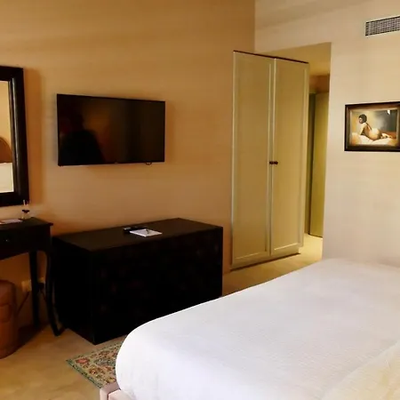Hotel Madama