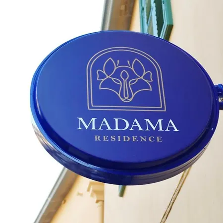 Madama 5*