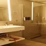 Madama Ξενοδοχείο 5*