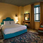 Ξενοδοχείο Madama 5*