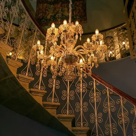 Madama Hotel